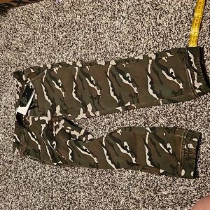 Boys size 6 camouflage pants. New with tag. Canyon club.